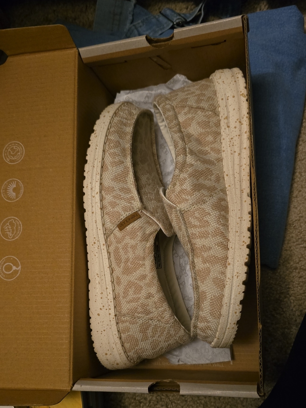 NEW womens size 7 HEY DUDE SHOES tan cheetah print ladies sz 7 Slip On - Picture 7 of 7